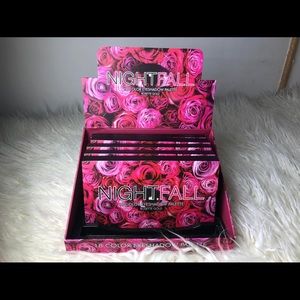 Eyeshadow palette very good pigment